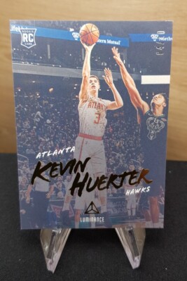 2018-19 Panini Chronicles - Kevin Huerter - Rookie Luminance Gold /10 - Hawks 