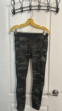 Athleta Camo Contender 7/8 Tight Leggings Womens Green Black Pockets Size S