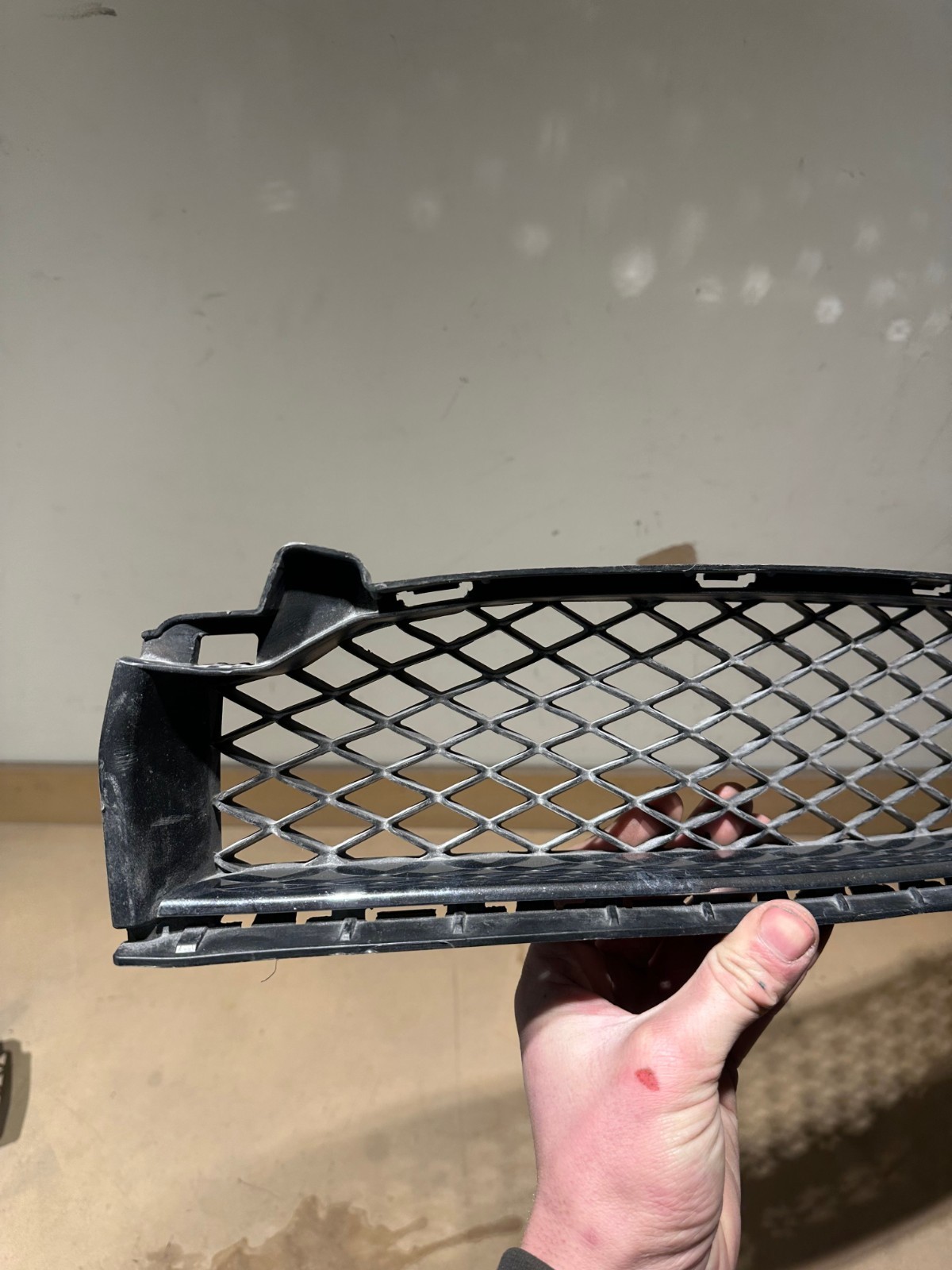 2009-2014 ROLLS ROYCE GHOST FRONT LOWER BUMPER GRILLE TRIM PLATE BLACK