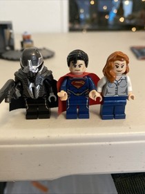 LEGO DC Comics Super Heroes: Superman: Black Zero Escape 76009 100% complete