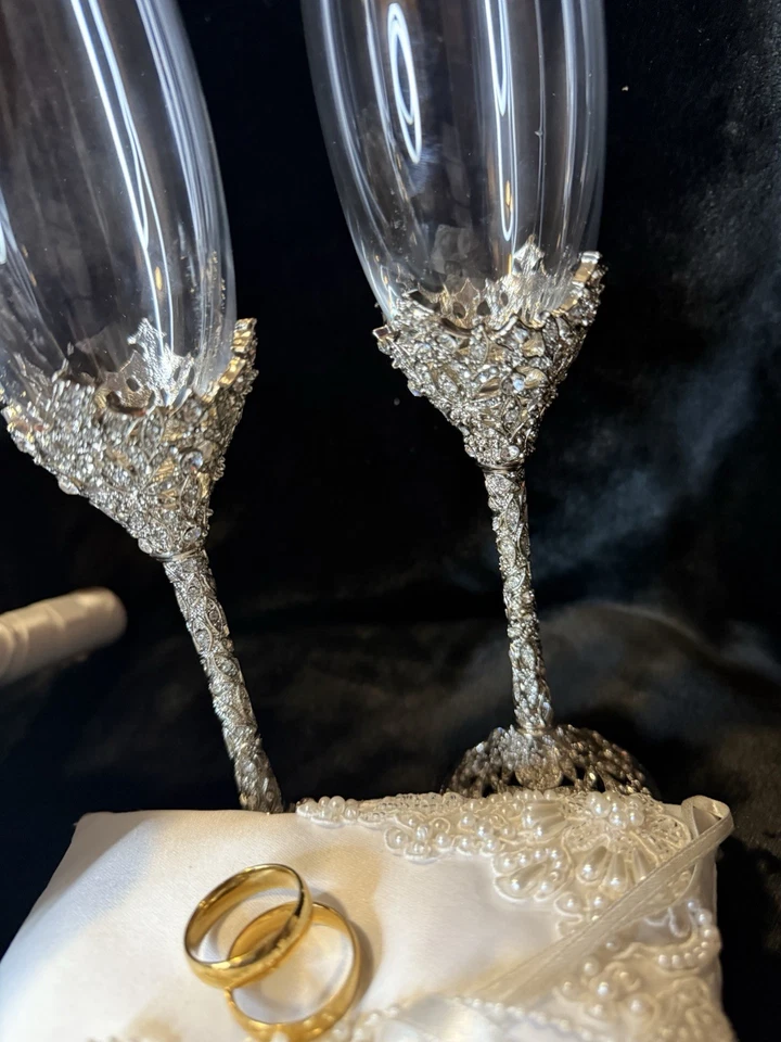 🥂Juego de boda de lujo - Flautas de cristal champán, almohada de anillo y ramo de rosa satinado Foto 2 de 4