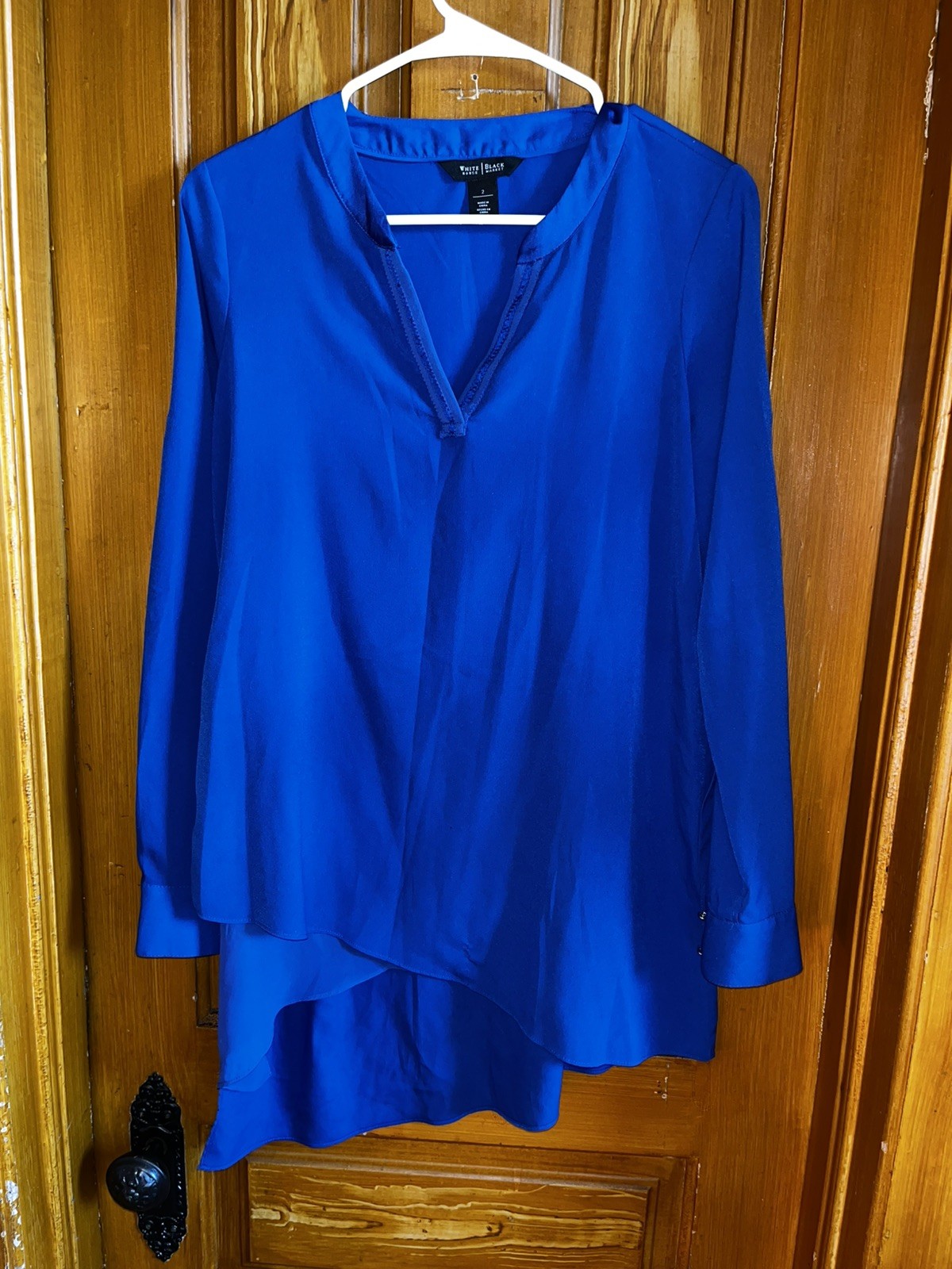 White House Black Market Cobalt Blue Flowy Asymmetric V-neck Top Size 2