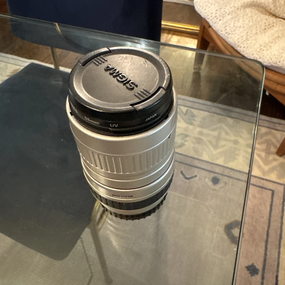 SIGMA 100-300 mm AF Zoom F4.5 - 6.7 DL Lens for Sigma SA Mount w/Hood & Pamphlet - Image 2 of 4