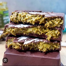 Dubai Pistachio Chocolate Bar - Gourmet Luxury Treat 80g Free Shipping USA