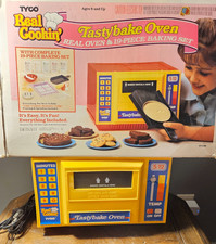 Vintage 1989 TYCO Real Cookin' Tastybake Oven Red/Yellow with Box  Accessories