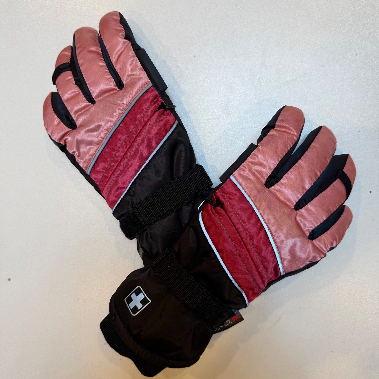 Women’s Thinsulate Swiss Tech Polyester Faux Leather Gloves L/XL