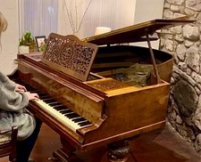 STUNNING GERMAN BABY GRAND PIANO Walnut. Ornate Good cond Fully works +DELIVERY