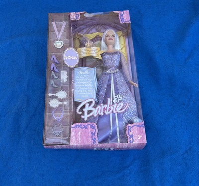 2004 The Snow Princess Barbie Puppe / Princess Collection / Mattel Schneekönigin