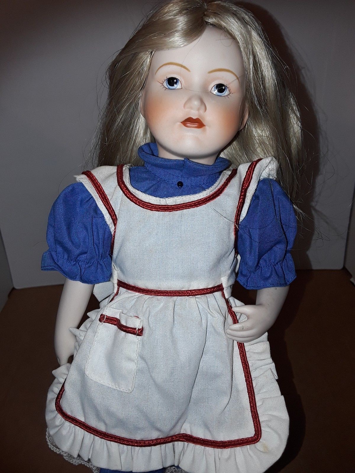 Vintage Franklin Mint Heirloom Doll Alice In Wonderland 1984 13" Bisqu