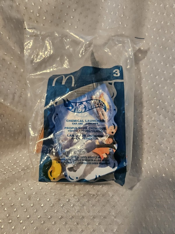  2002 HOT WHEELS McDonalds HAPPY MEAL #3 CHEMICAL LAUNCHER & CAR NIP