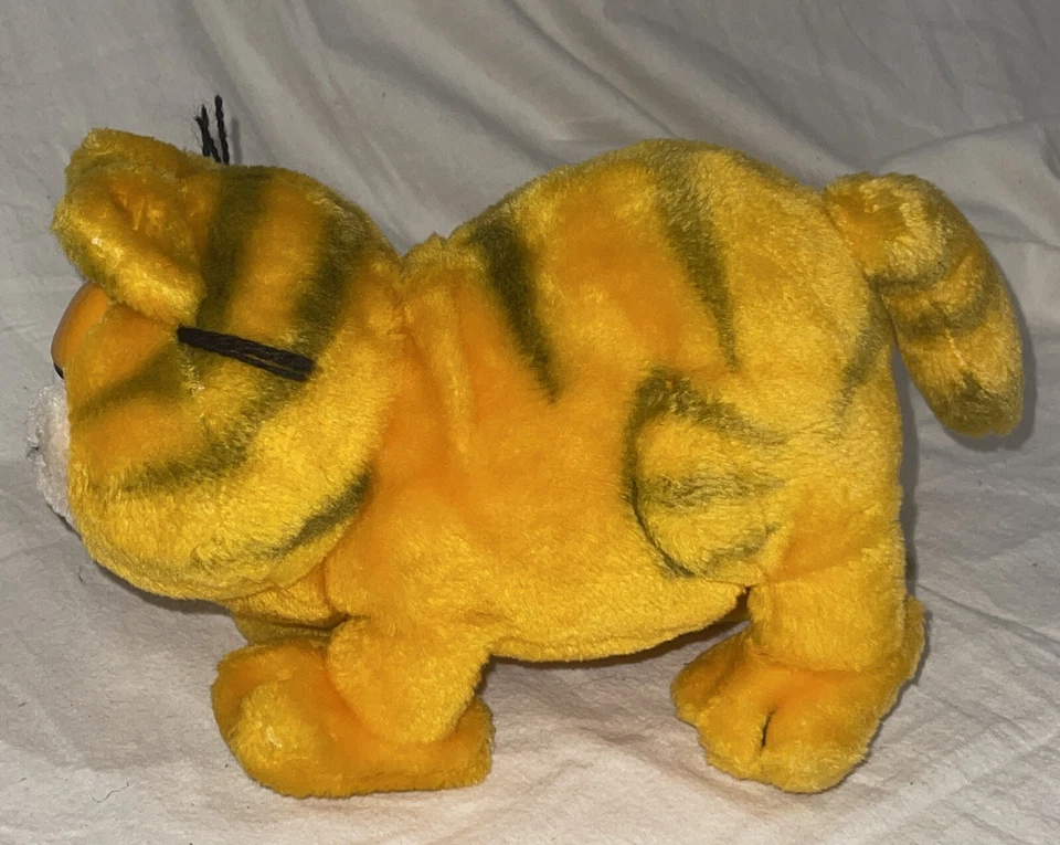 Vintage Garfield Plush 9" 1981 Stuffed Orange Cat United Feature Syndicate Korea - Image 4 of 4