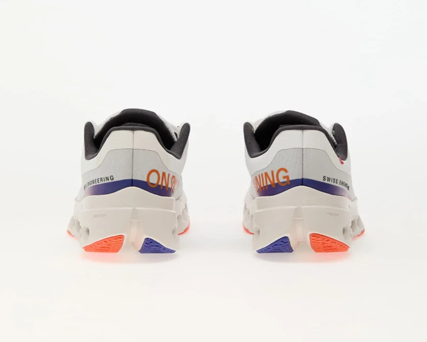 Zapatos para correr On Cloud® para hombre 10,5 M Cloudsurfer Next en blanco/llama Foto 4 de 4