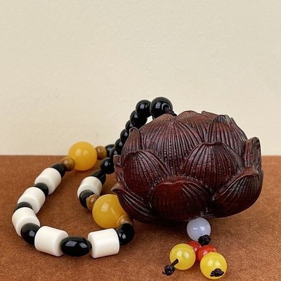 Indian Rosewood Lotus Pod Hand-Carved Amulet Feng Shui Car Pendant