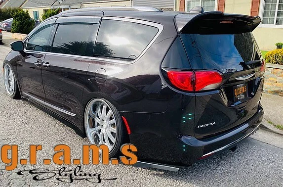 Alerón de techo Chrysler Pacifica estilo cubierto v8 - Imagen 3 de 4