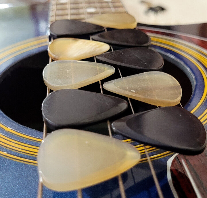 Best 10-Piece Exotic Buffalo Horn Ukulele Guitar Plectrum Gift Set