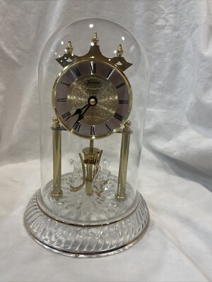 Loricron Anniversary Clock Swans