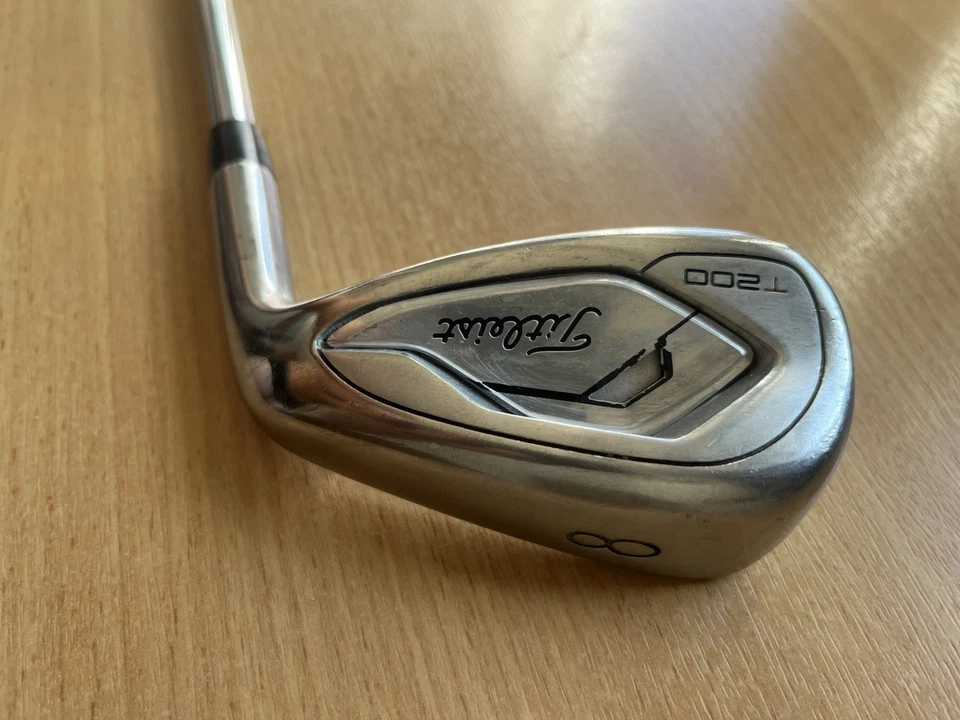 Titleist T200 Eisen 8 Golfschläger ; gut gepflegter Zustand