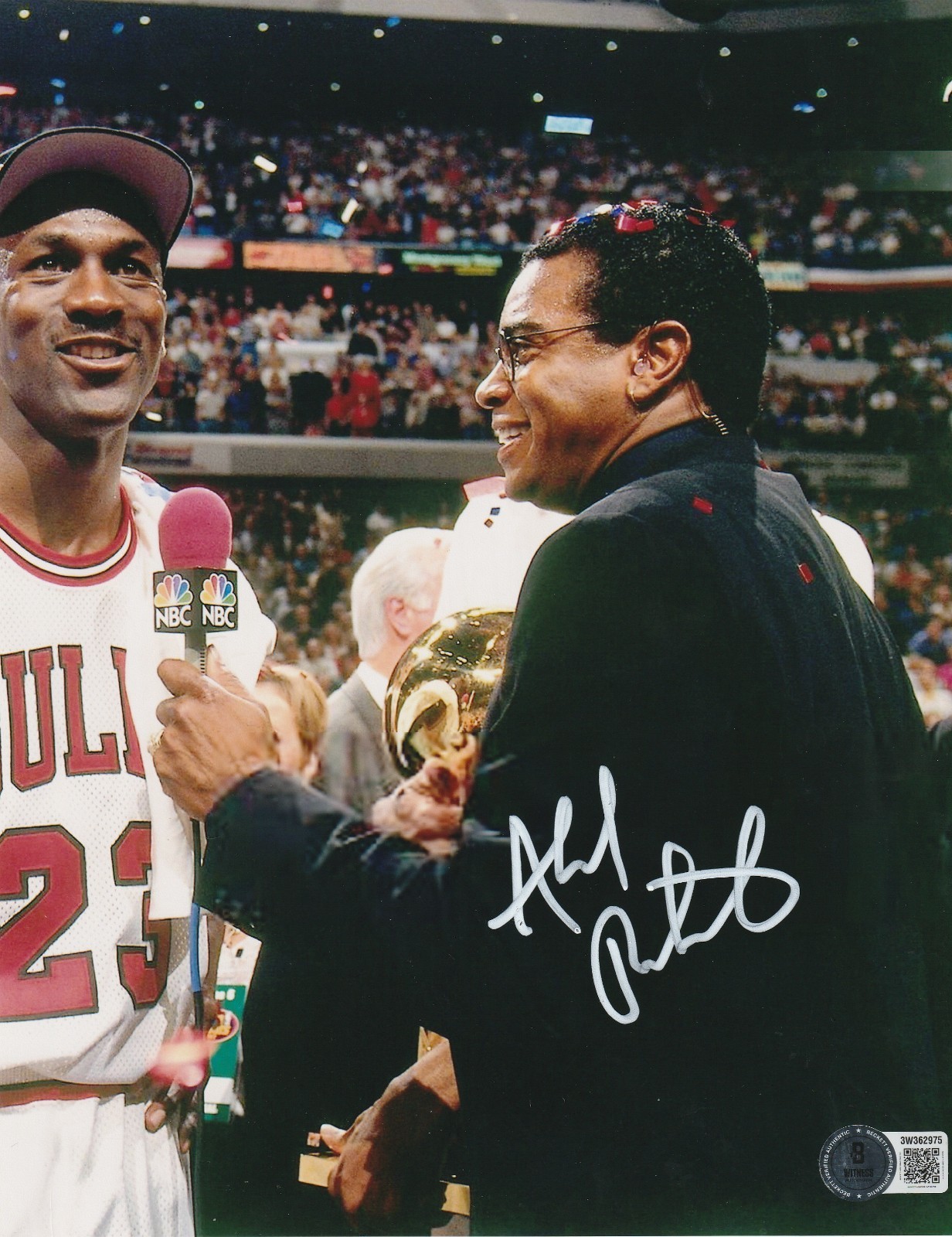 AHMED RASHAD SPORTSCASTER W/ MICHAEL JORDAN BECKETT AUTHENTICATED SIGNED 8x10 