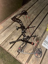 Bowtech Carbon Knight Compound Bow 70lbs 29in Right Hand Black/Red Carbon Fiber