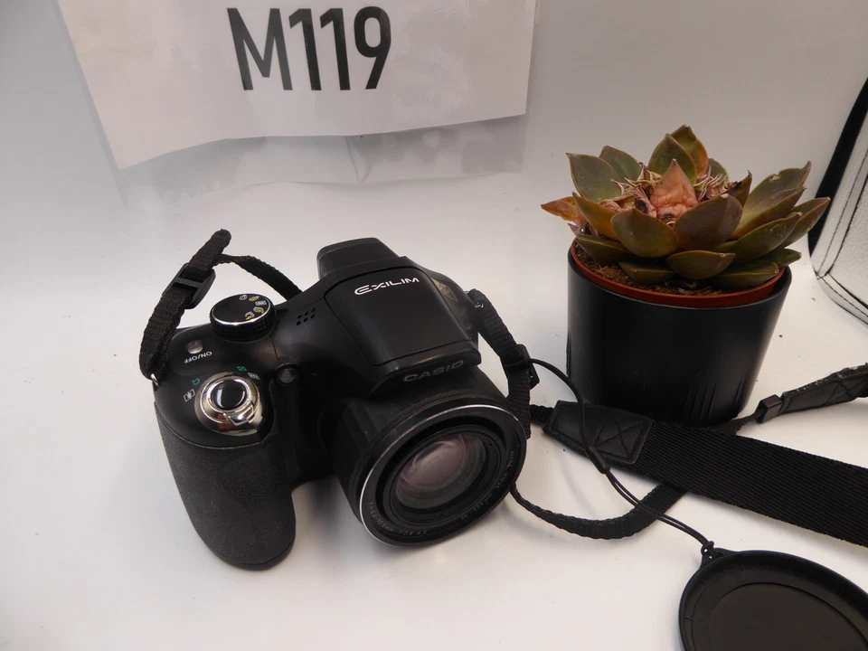 Casio Exilim EX-FH20 Digital Camera 9.1MP 20x Optical Zoom new batteries fitted - Image 4 of 4