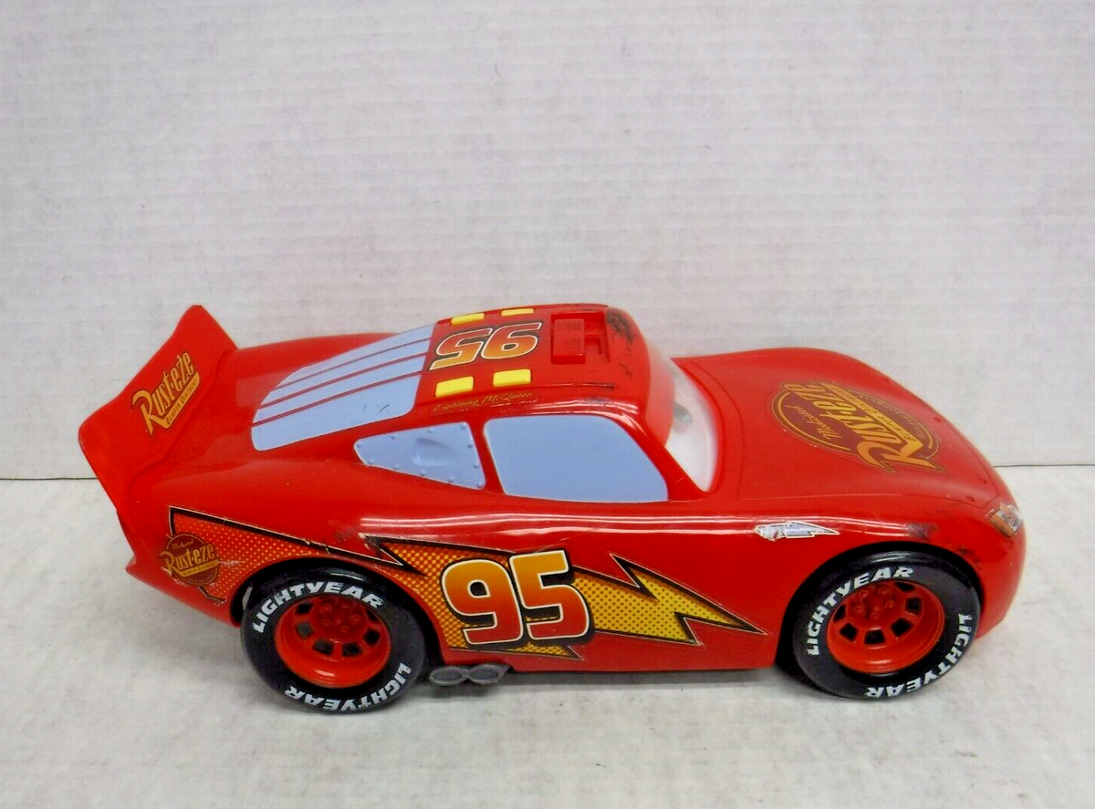 Lightning McQueen Walkin' Talkin' Disney/Pixar Mattel 14