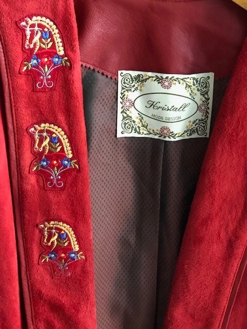 Rotes Trachten Lederkostüm, Jacke und Rock, Gr. 40 + weiße Bluse mit Stickerei - Bild 4 von 4