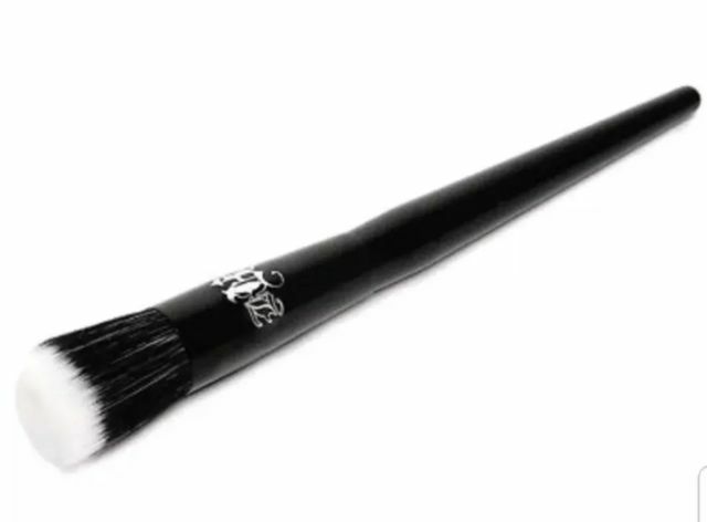 kat von d concealer brush