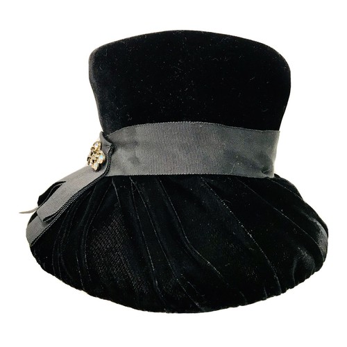 Vintage 1960's Black Velvet Bucket Hat 
