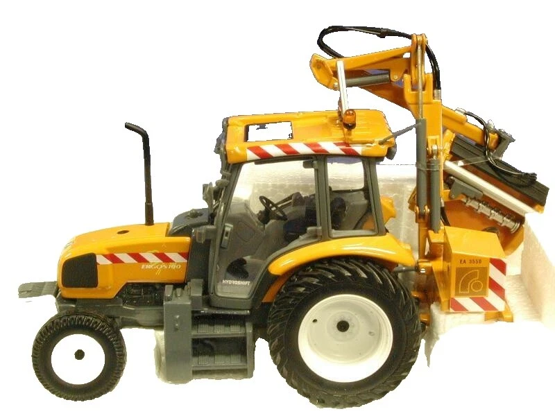 Universal Hobbies 雷诺压铸玩具拖拉机