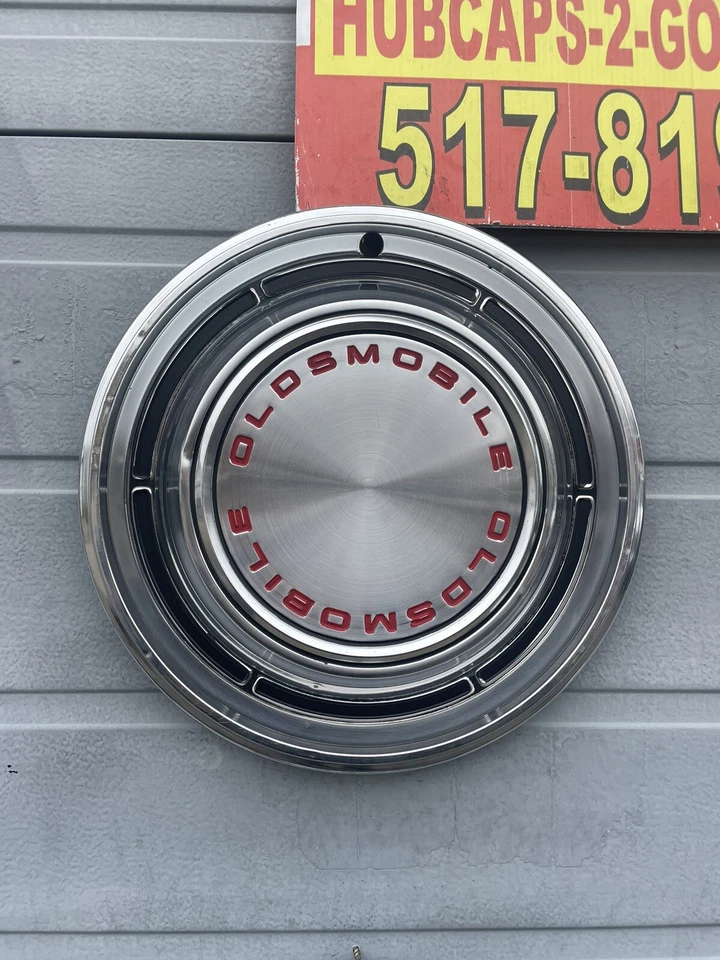 1968 Oldsmobile F85  Dynamic 88 14” Set Of 4 Used Hubcaps Beautiful Red Accents  - Image 2 of 4