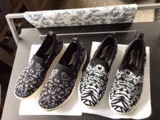 Skechers Womens Air-Cooled Arch Fit Size  8.5 Slip On Shoes