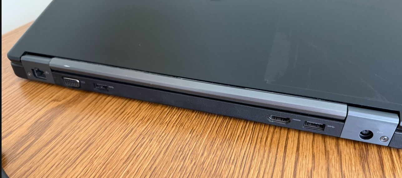 Dell Latitude E5450, 14-Inch Laptop, with Intel Core i5 5th Gen., 448 GB HDD (Hard Disk Drive), No OS