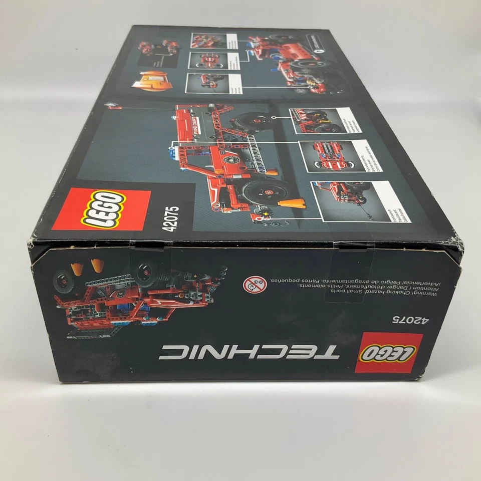 LEGO 42075 - TECHNIC First Responder - NIB - Image 4 of 4