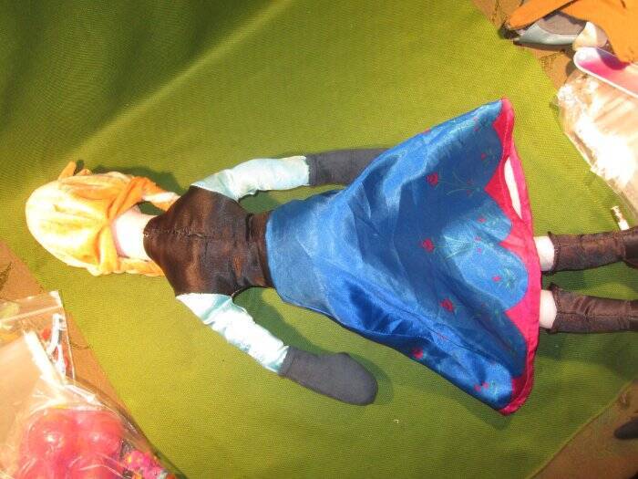 Disney Store Doll ~❤️~ 19 inch Plush Anna from Frozen