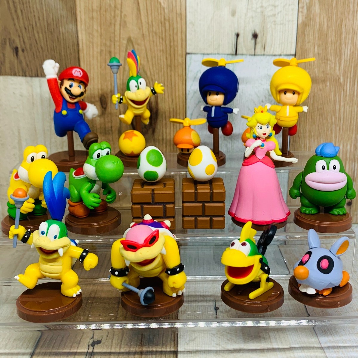 Nintendo 2010 New Super Mario Bro.Wii Chocolate Egg Figure Set of
