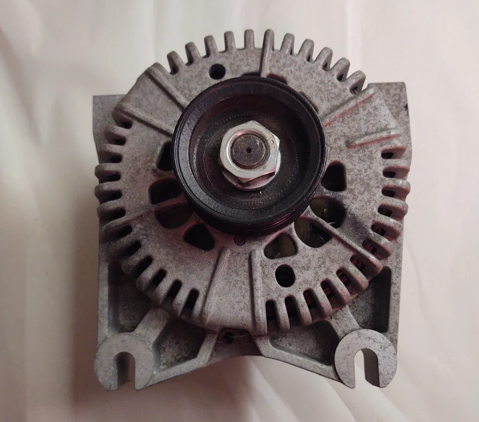 Alternador 2002-2005 Ford Explorer 4.6L v8 4WD 2WD AWD 130 AMP - Imagem 2 de 4