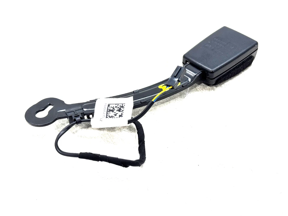 2015–2017 AUDI A3 8V FRONT RIGHT PASSENGER SEAT BELT BUCKLE RECEIVER 8V0857756B - Image 4 of 4