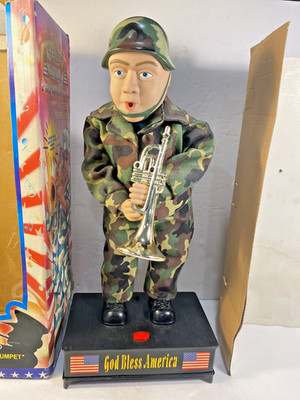Singing Patriotic G.I Battery Operated Doll Swings Body 2001 Tested Works w/box