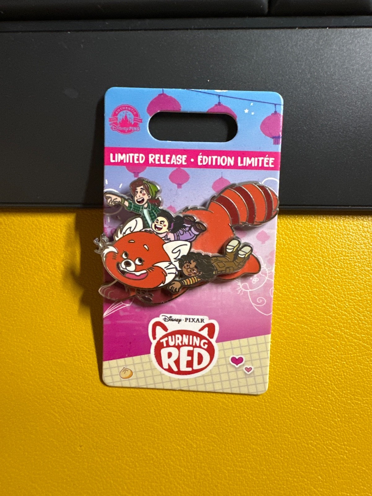 Disney Pin Pixar TURNING RED Mei Lee Panda Double Pin Limited Release