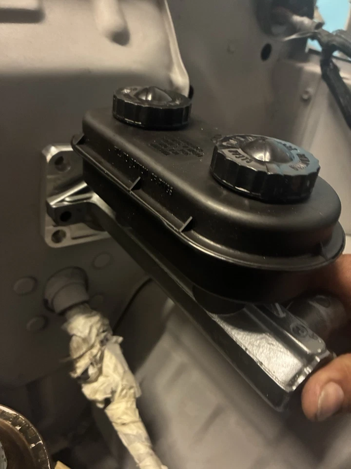 Eliminación de refuerzo de freno Suzuki Samurai para cilindro maestro Wilwood Foto 3 de 4