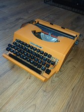 Vintage Retro Orange Esselte Lisa 30 Typewriter (SH1C)
