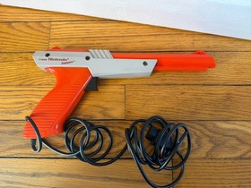 Nintendo NES Console Action Set Complete CIB Mario/Duck Hunt bags & inserts 