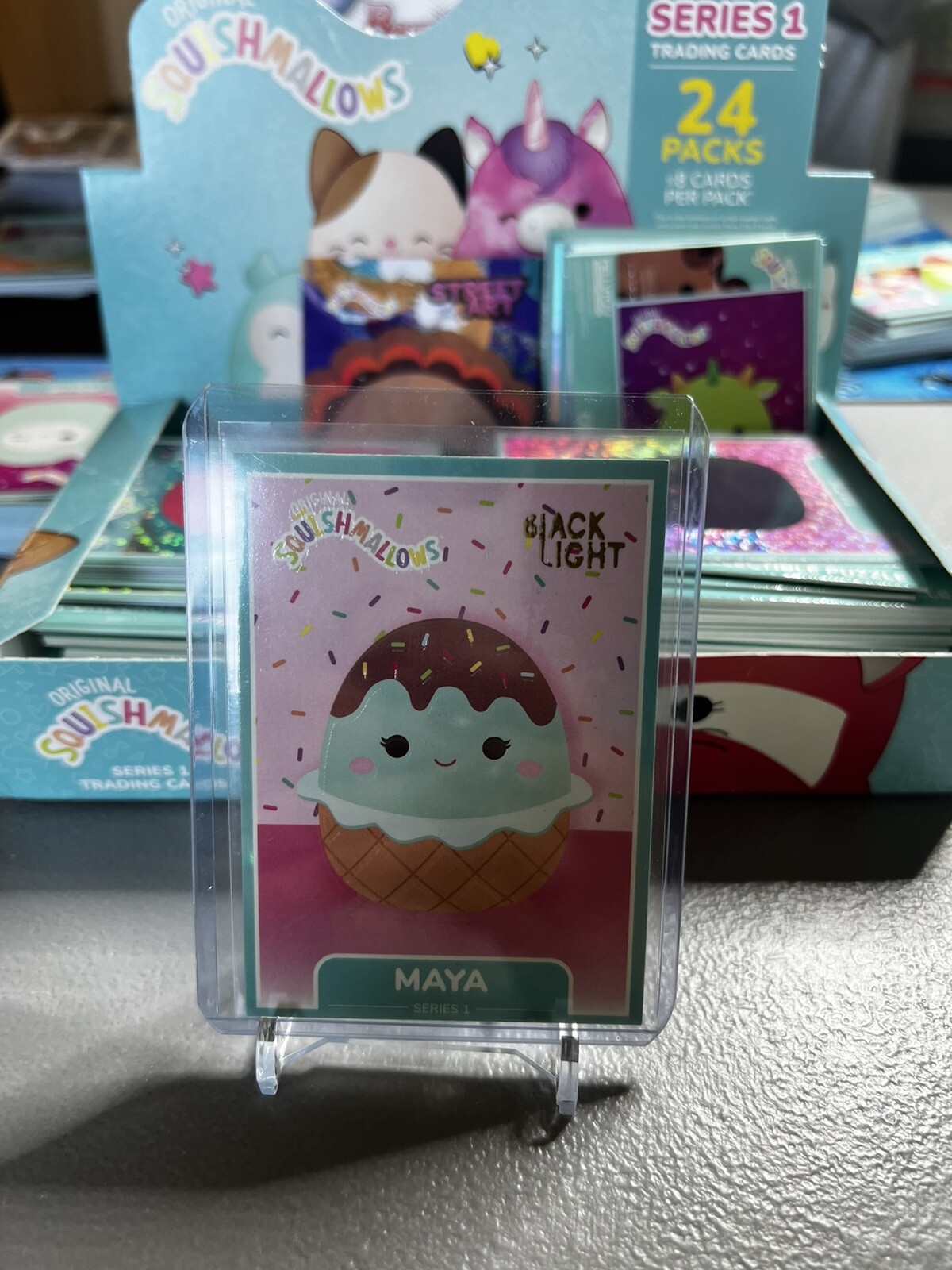 ULTRA RARE SERIES 1 BLACK LIGHT SQUISHMALLOW TRADING CARD MAYA 84