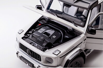 IScale 1/18 – Mercedes-Benz G63 AMG Couleur Lilas (Modèle Occasion)