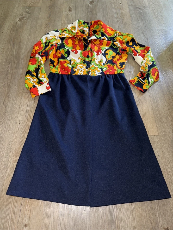 Vestido Vintage Groovy Años 70 Cuello Ancho Leslie Fay Tejidos Barroco Talla Mediana Foto 2 de 4