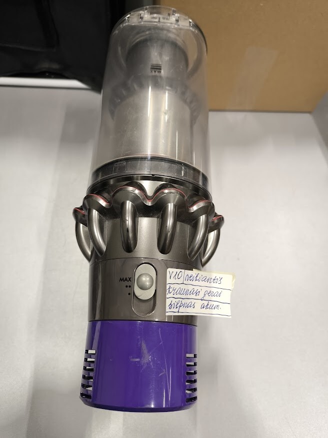 Dyson V10 Vacuum Used Weak Battery No Accessories