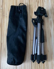 Quantaray Camera Tripod with Carry Bag