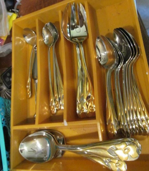 *Yamazaki Adena Gold Accent Set of 70 PCS 18/8 Japan Stainless Flatware