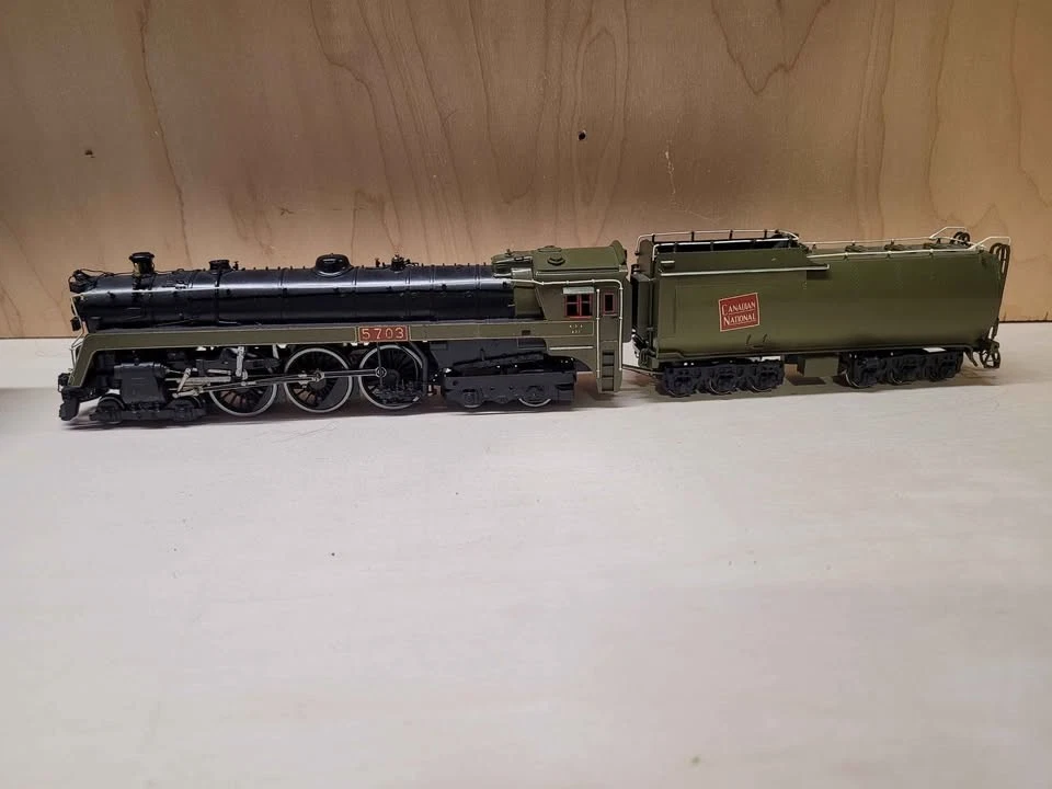VH Scale Models HO CNR 4-6-4 K-5a Class, Series 5700-04, Hudson Type Loco #5703 - Image 2 of 4