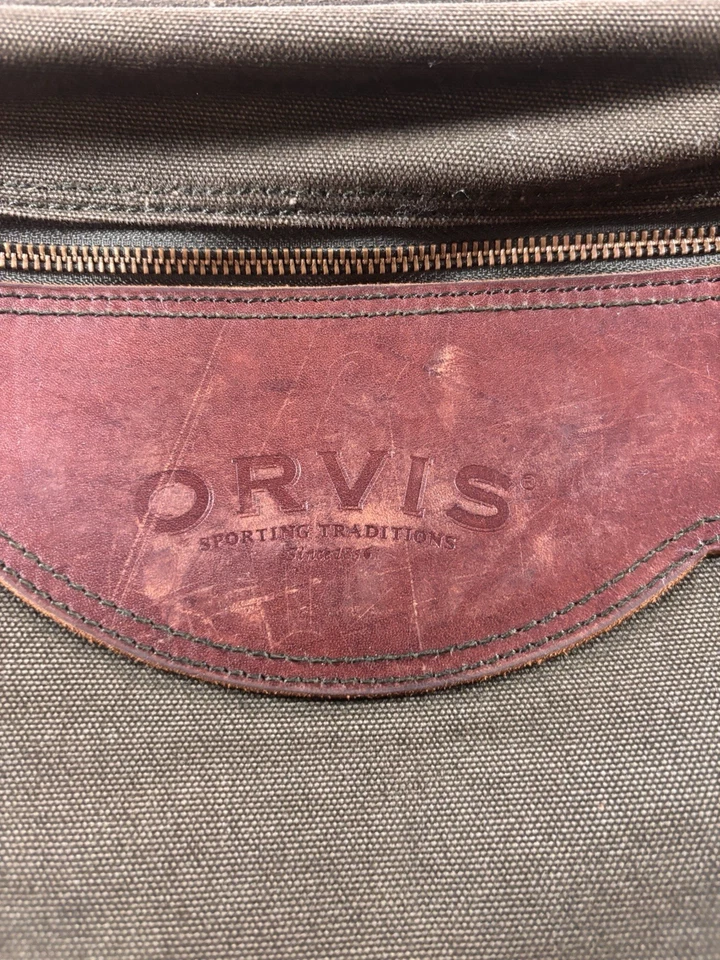 Bolso de viaje Orvis de lona y cuero con ruedas verde oliva Foto 2 de 4